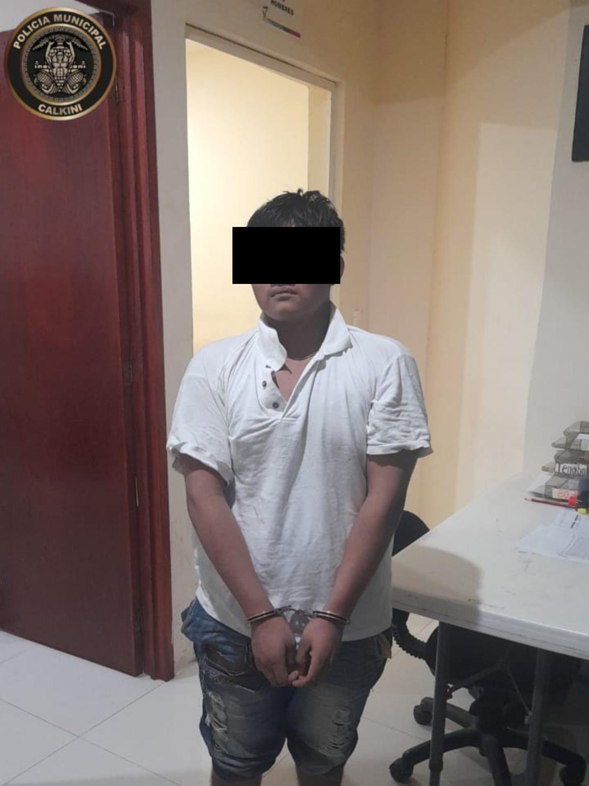 POLICÍA MUNICIPAL DE CALKINÍ ASEGURA A SUJETO POR PRESUNTA VIOLENCIA FAMILIAR