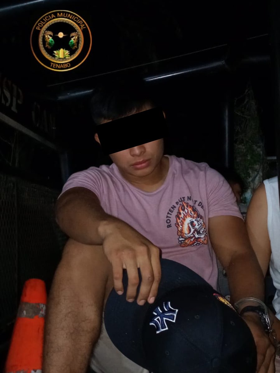 POLICÍA MUNICIPAL DE TENABO ASEGURA A CUATRO SUJETOS EN POSESIÓN DE PRESUNTA DROGA