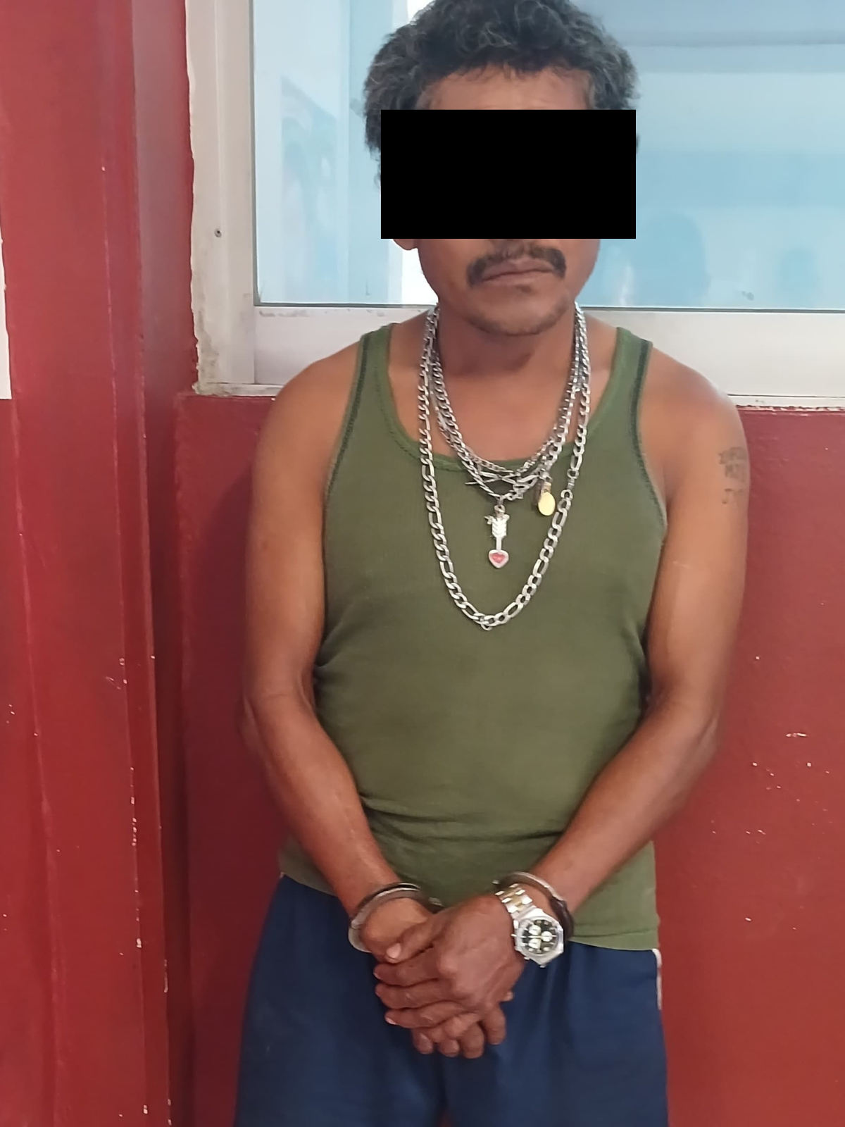 SPSC ASEGURA A SUJETO EN POSESIÓN DE PRESUNTA DROGA EN EL MUNICIPIO DE CARMEN