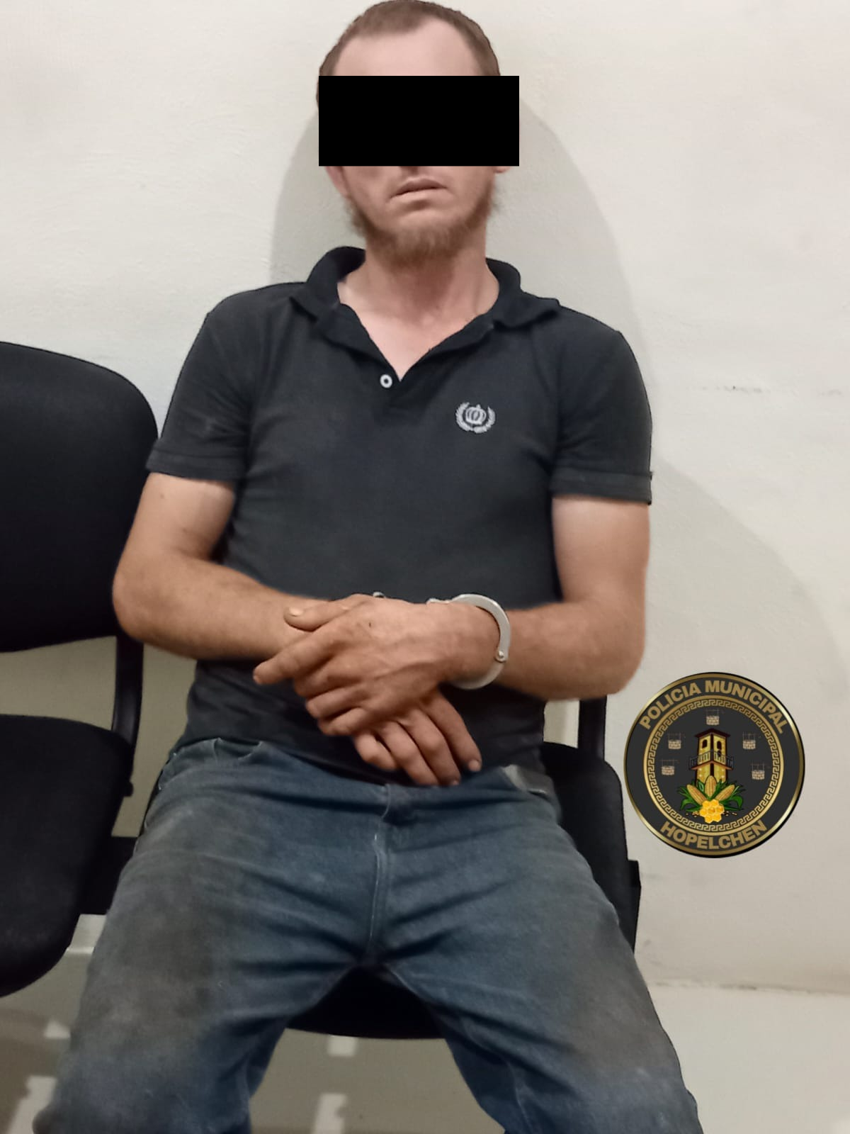 POLICÍA MUNICIPAL DE HOPELCHÉN ASEGURA A SUJETO EN POSESIÓN DE PRESUNTA DROGA Y ARMA DE FUEGO