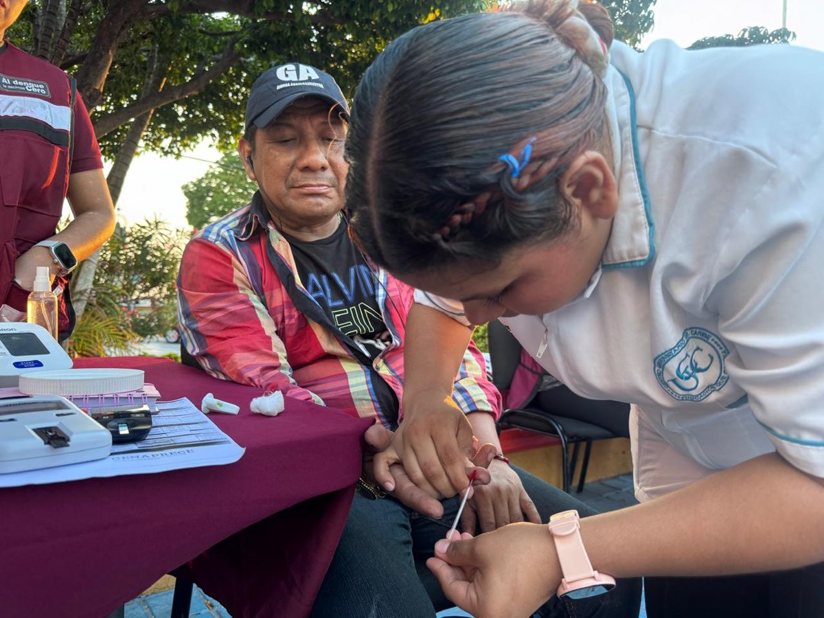 DAN SEGUIMIENTO Y REFUERZAN LA COBERTURA DE SALUD EN TU BARRIO EN CARMEN
