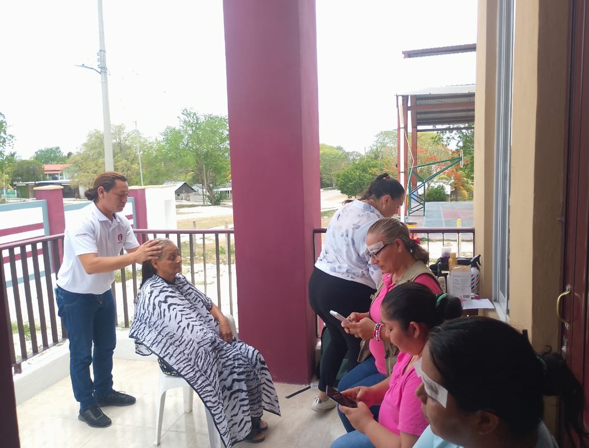 ICAT PLANTEL ESCÁRCEGA BENEFICIA HABITANTES DE ALTAMIRA DE ZINAPARO CON SERVICIOS A LA COMUNIDAD