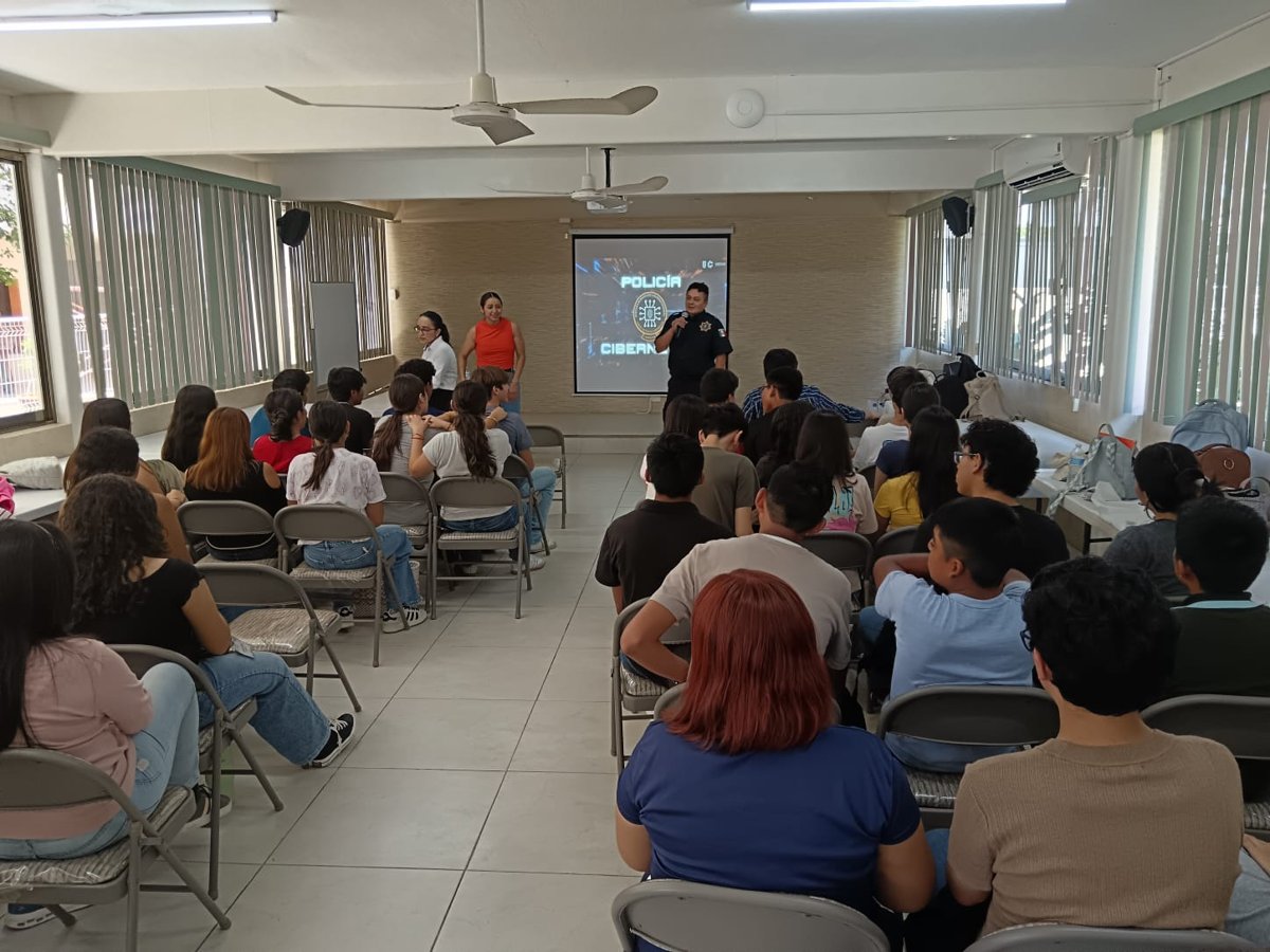 LA POLICÍA CIBERNÉTICA IMPARTE PLÁTICA A ESTUDIANTES DE LA MIGUEL HIDALGO