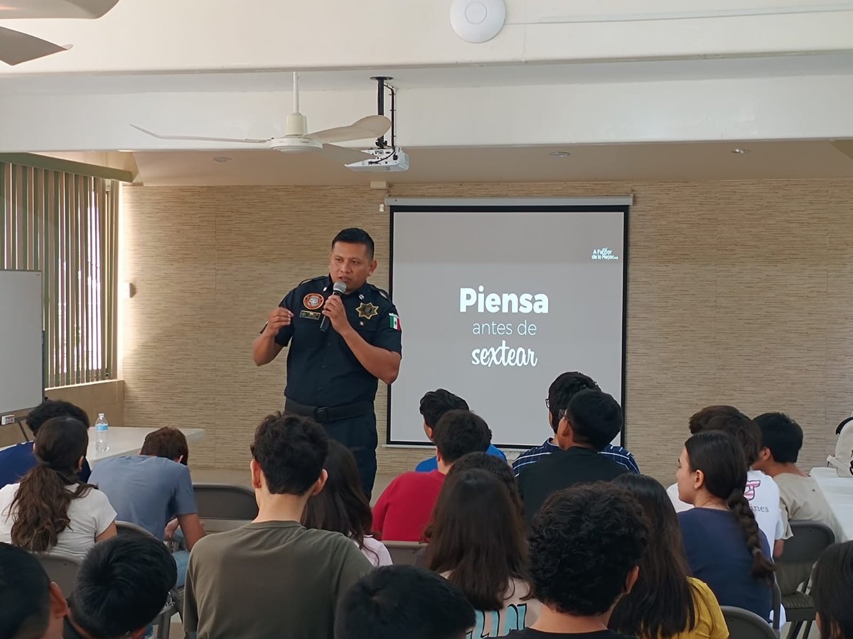 LA POLICÍA CIBERNÉTICA IMPARTE PLÁTICA A ESTUDIANTES DE LA MIGUEL HIDALGO