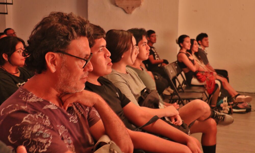 LA ACTRIZ FAIRYN ARGANDAR OFRECIÓ EL TALLER STAND UP COMEDY, CON PERSPECTIVA DE GÉNERO