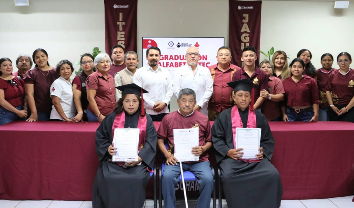 ENTREGA DE CONSTANCIAS DE ALFABETIZACIÓN Y CERTIFICADOS DE ECUCACIÓN BÁSICA EN EL TECNM DE CHAMPOTÓN
