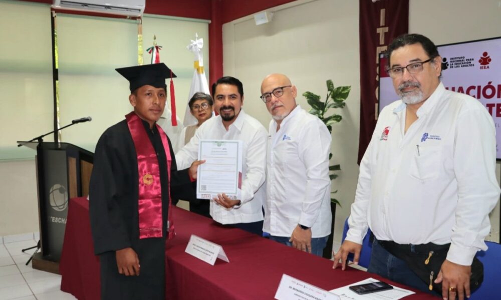 ENTREGA DE CONSTANCIAS DE ALFABETIZACIÓN Y CERTIFICADOS DE ECUCACIÓN BÁSICA EN EL TECNM DE CHAMPOTÓN