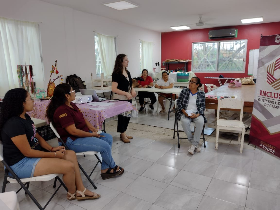 LA SECRETARÍA DE INCLUSIÓN INICIA TALLER DE MENSTRUACIÓN DIGNA Y CONFECCIÓN DE TOALLAS REUSABLES EN EL CDC LINDAVISTA