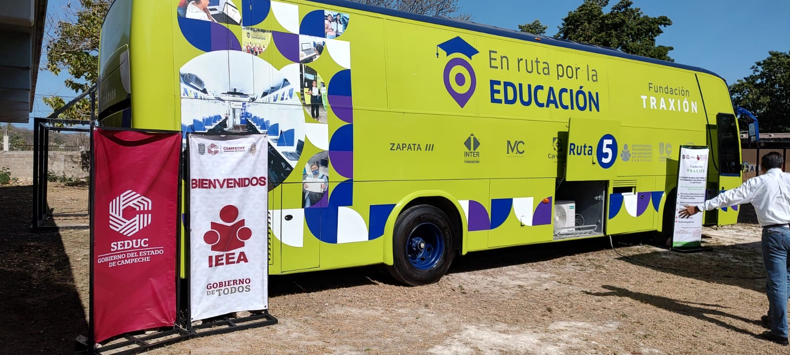 ALUMNOS DE LA ESG #8 PARTICIPAN EN ACTIVIDADES DEL AUTOBÚS TRAXIÓN