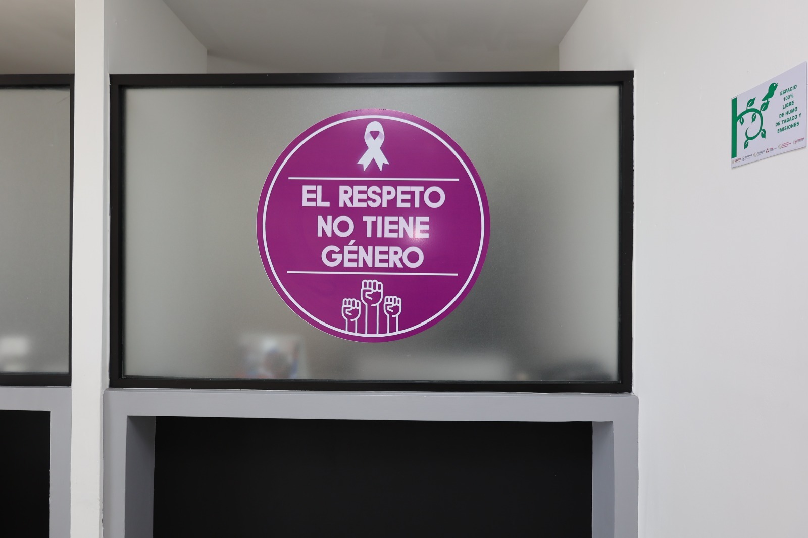 Imec Entrega Placa De Distintivo Morado Al Sector Empresarial E Institución Pública