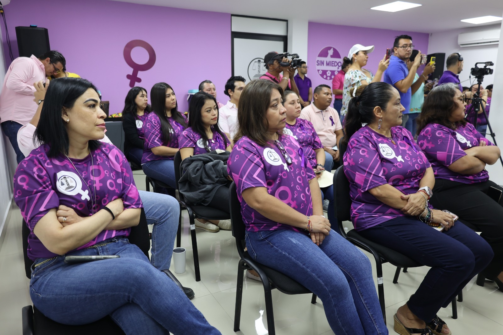 Imec Entrega Placa De Distintivo Morado Al Sector Empresarial E Institución Pública