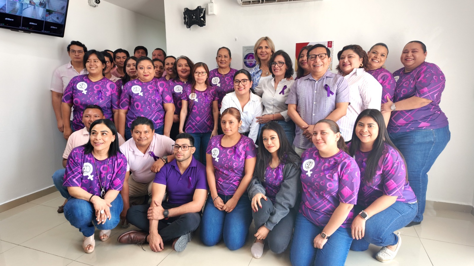 Imec Entrega Placa De Distintivo Morado Al Sector Empresarial E Institución Pública