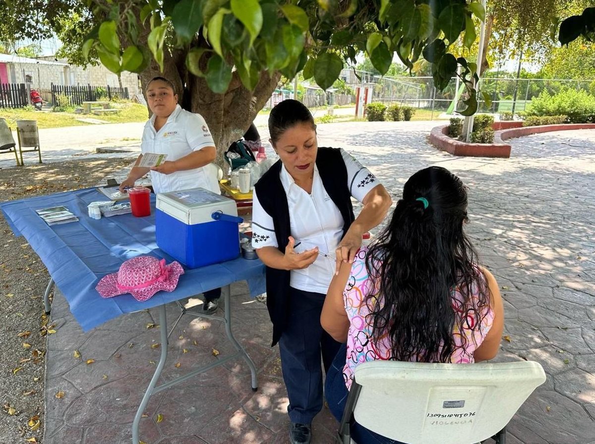 REFUERZA CAMPECHE LA VACUNACIÓN UNIVERSAL