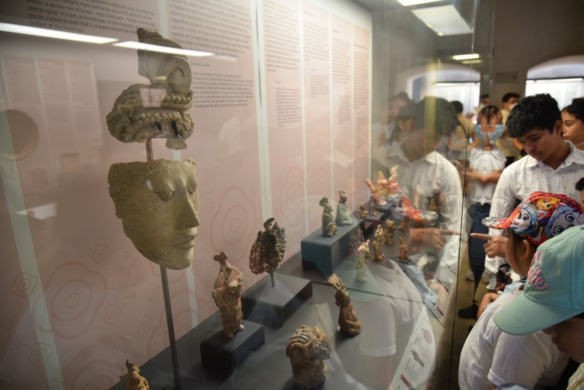 NIÑAS Y NIÑOS DEL CENTRO COMUNITARIO SIGLO XXI DISFRUTAN DEL PROGRAMA “VISITAS GUIADAS A MUSEOS” DE LA SEDUC