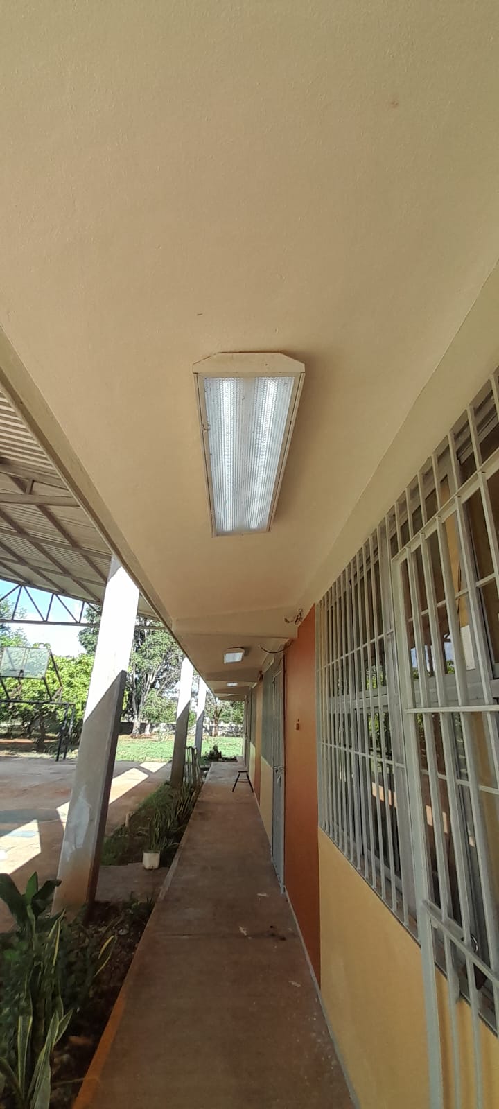 REHABILITA INIFEEC LA TELESECUNARIA N°84 EN LOS LAURELES, CAMPECHE