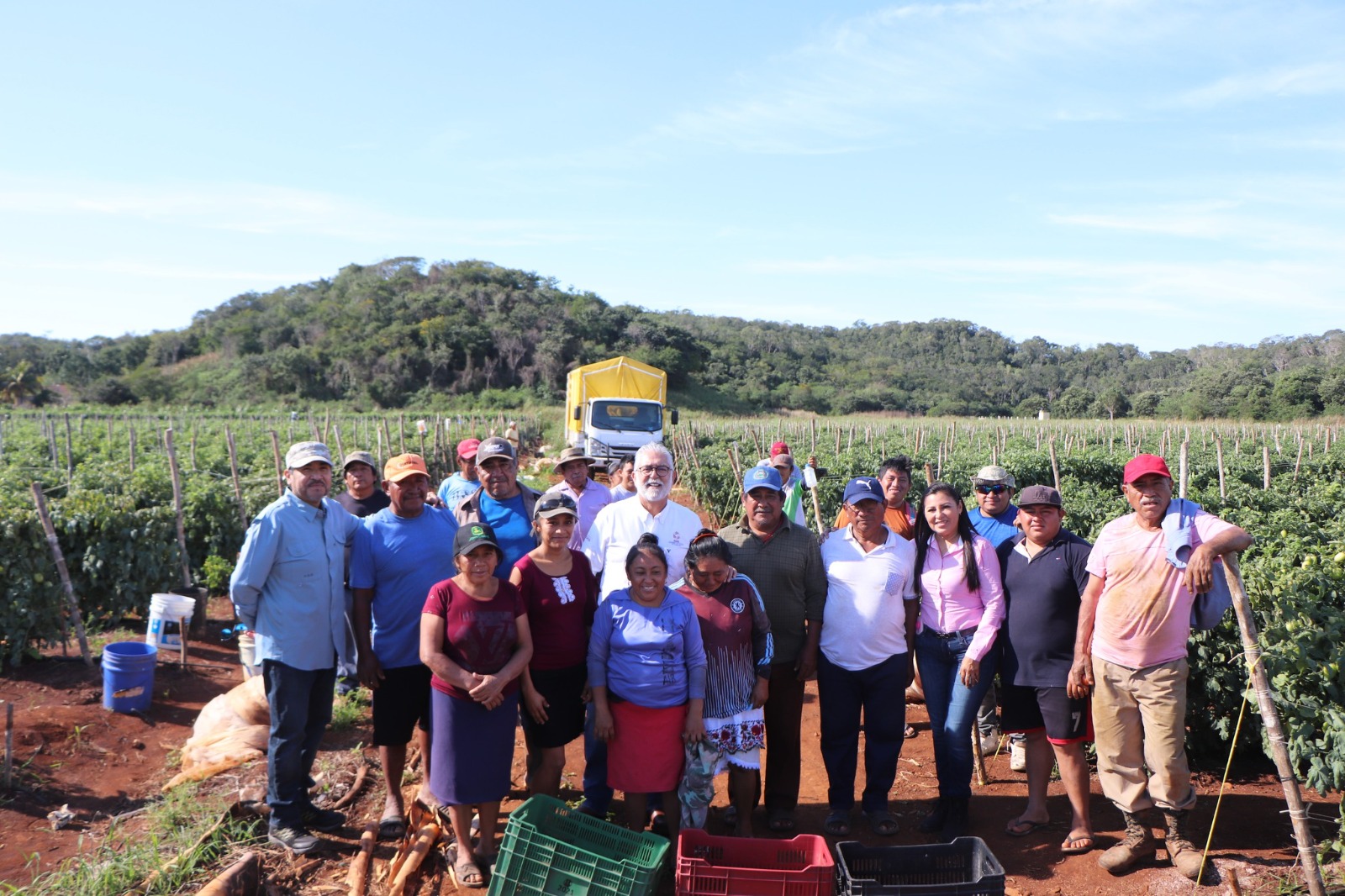 VISITA A PRODUCTORES DE TOMATE EN HACIENDA BLANCA FLOR