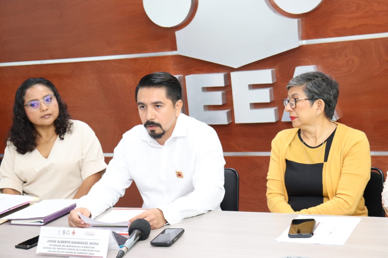 COMBATE FRONTAL AL REZAGO EDUCATIVO