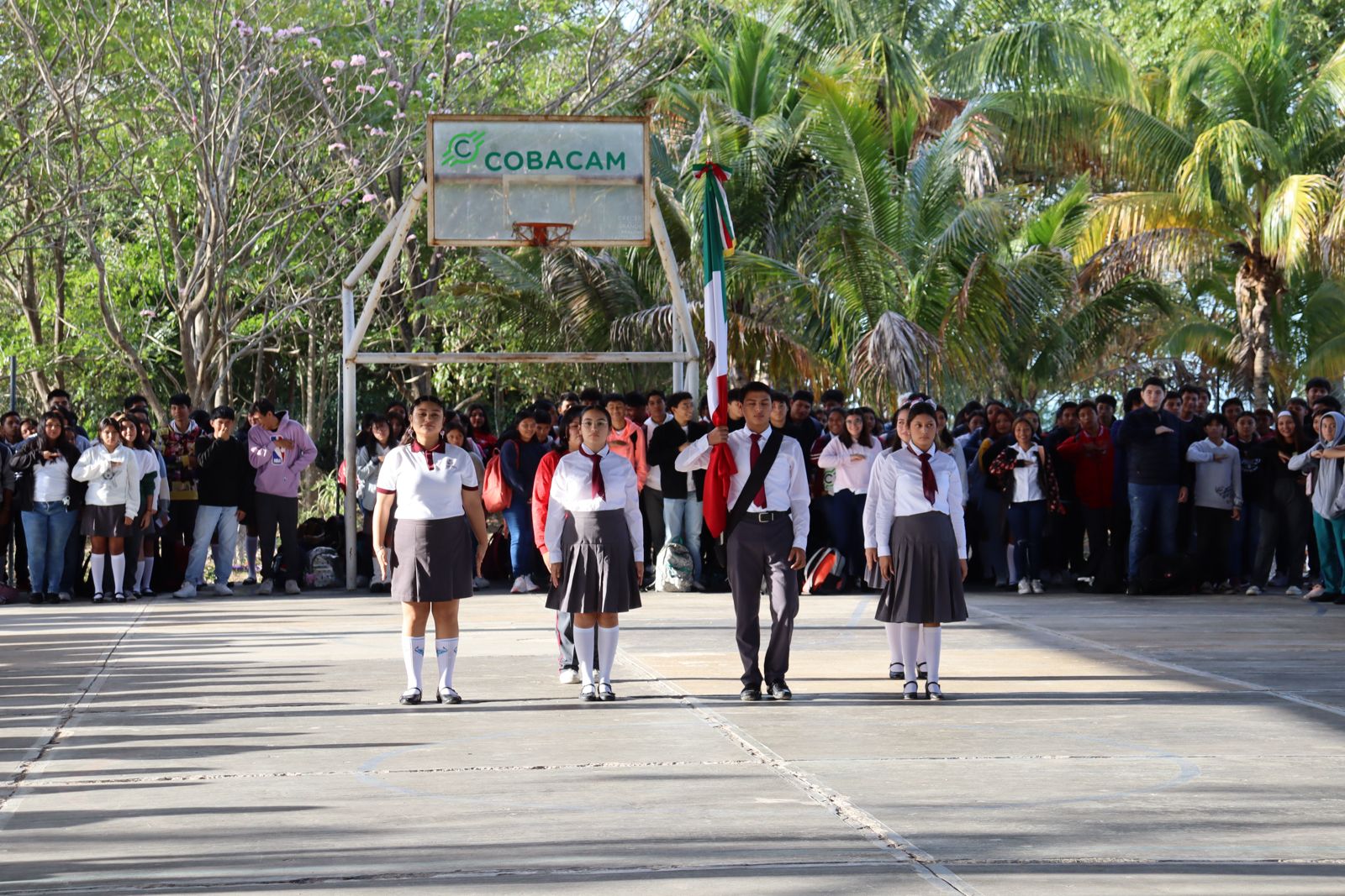 RETORNAN A SUS AULAS MÁS DE 10 MIL ALUMNOS DEL COBACAM