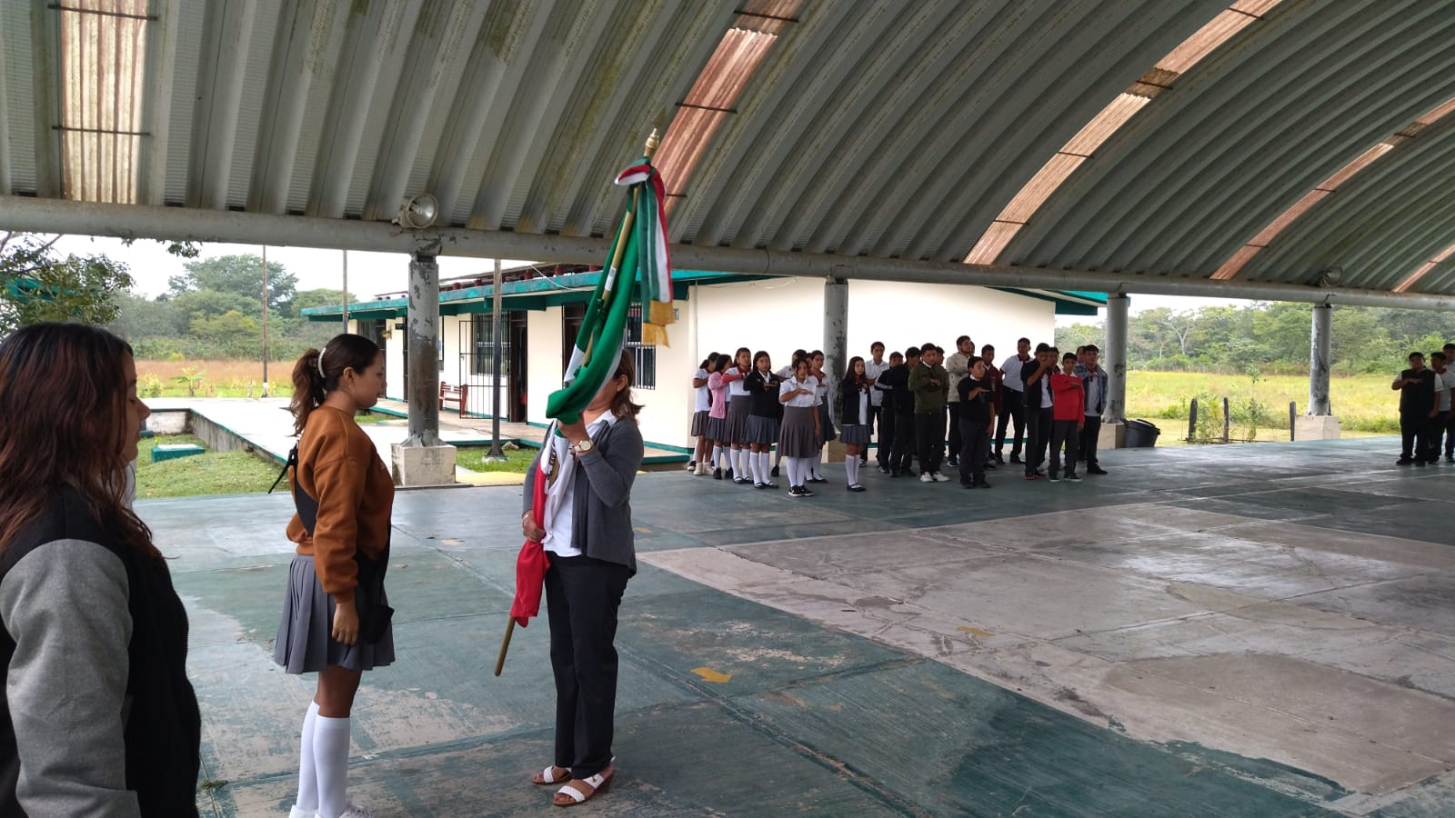 RETORNAN A SUS AULAS MÁS DE 10 MIL ALUMNOS DEL COBACAM
