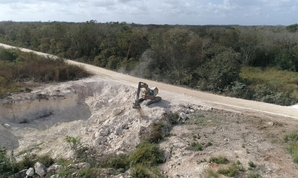 SE CONSTRUYEN Y REHABILITAN CAMINOS SACACOSECHAS EN EL ESTADO DE CAMPECHE