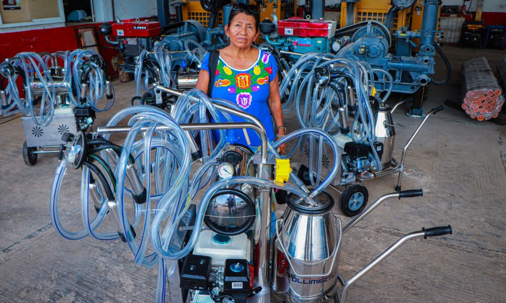 ENTREGA DE CUATRO EQUIPOS DE ORDEÑA A MOTOR