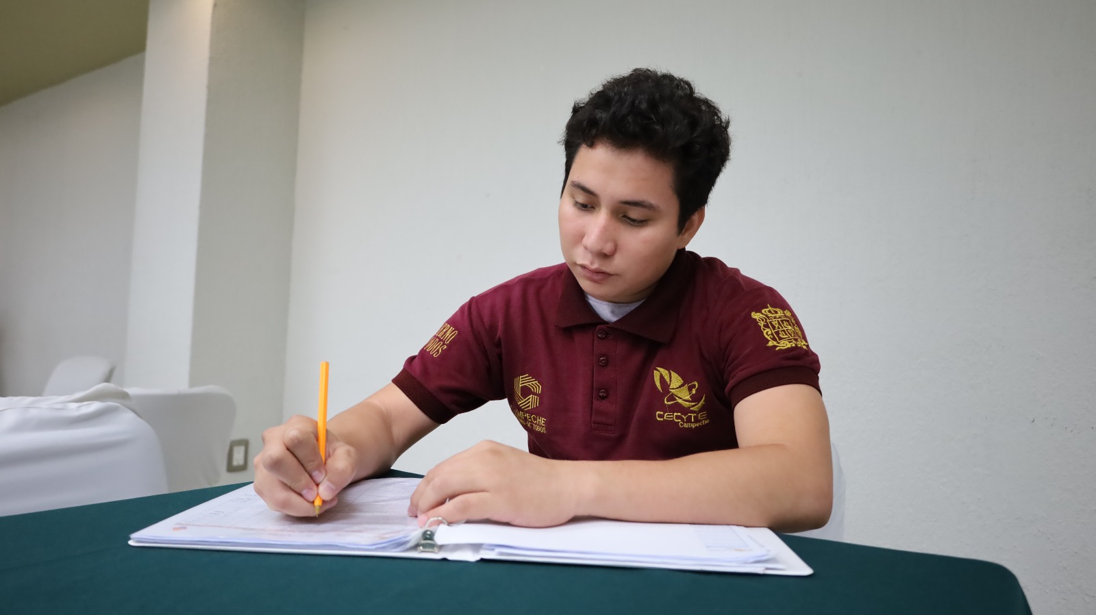 ALUMNO DEL CECyTEC BUSCA UN LUGAR EN LA DELEGACIÓN NACIONAL DE QUÍMICA