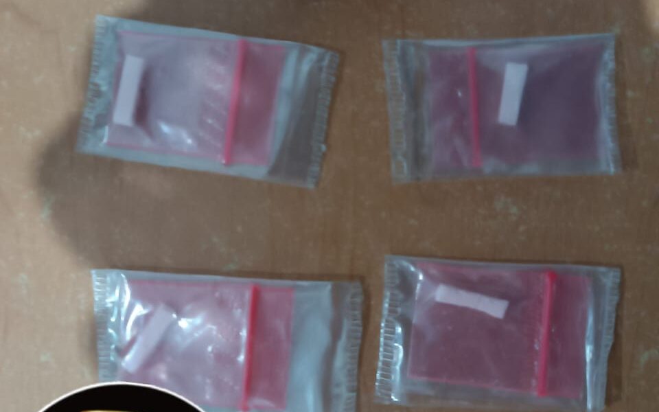 SPSC ASEGURA A DOS PERSONAS EN POSESIÓN DE PRESUNTA DROGA EN CARMEN