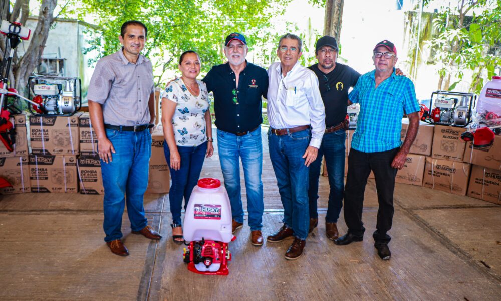 ENTREGA DE APOYOS EN LA ASOCIACIÓN GANADERA LOCAL GENERAL DE CAMPECHE