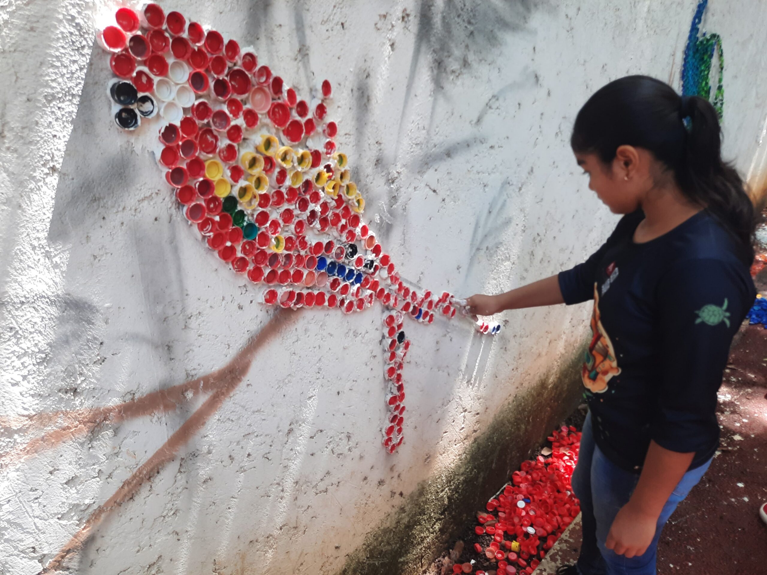 XIMBAL ESTRENA MURAL RECICLADO