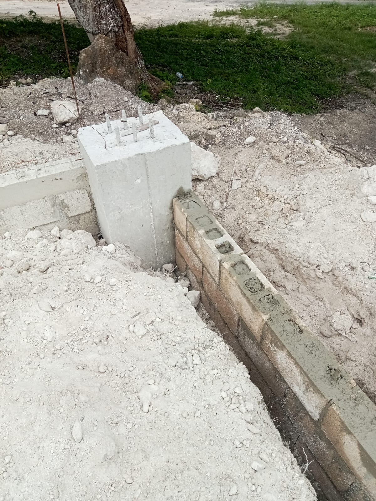CONSTRUCCIÓN DE TECHUMBRE Y MANTENIMIENTO DE CANCHA EN LA LOCALIDAD DE LOS ÁNGELES, CALAKMUL