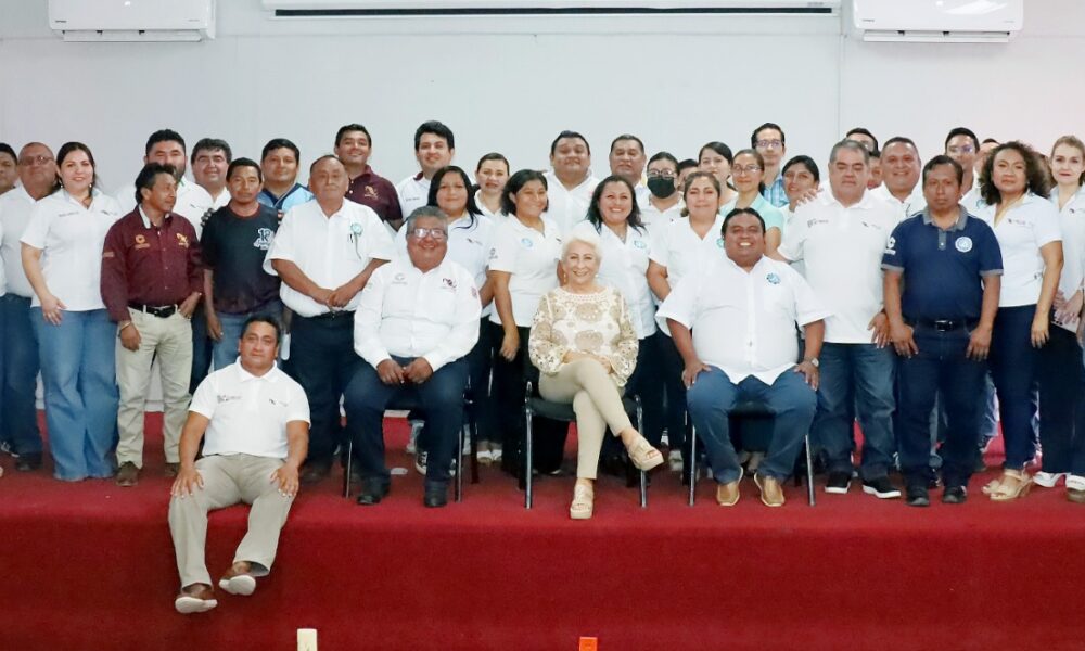 DOCENTES, ADMINISTRATIVOS Y PADRES DE FAMILIA DEL CECyTEC COMPROMETIDOS CON LA EDUCACIÓN