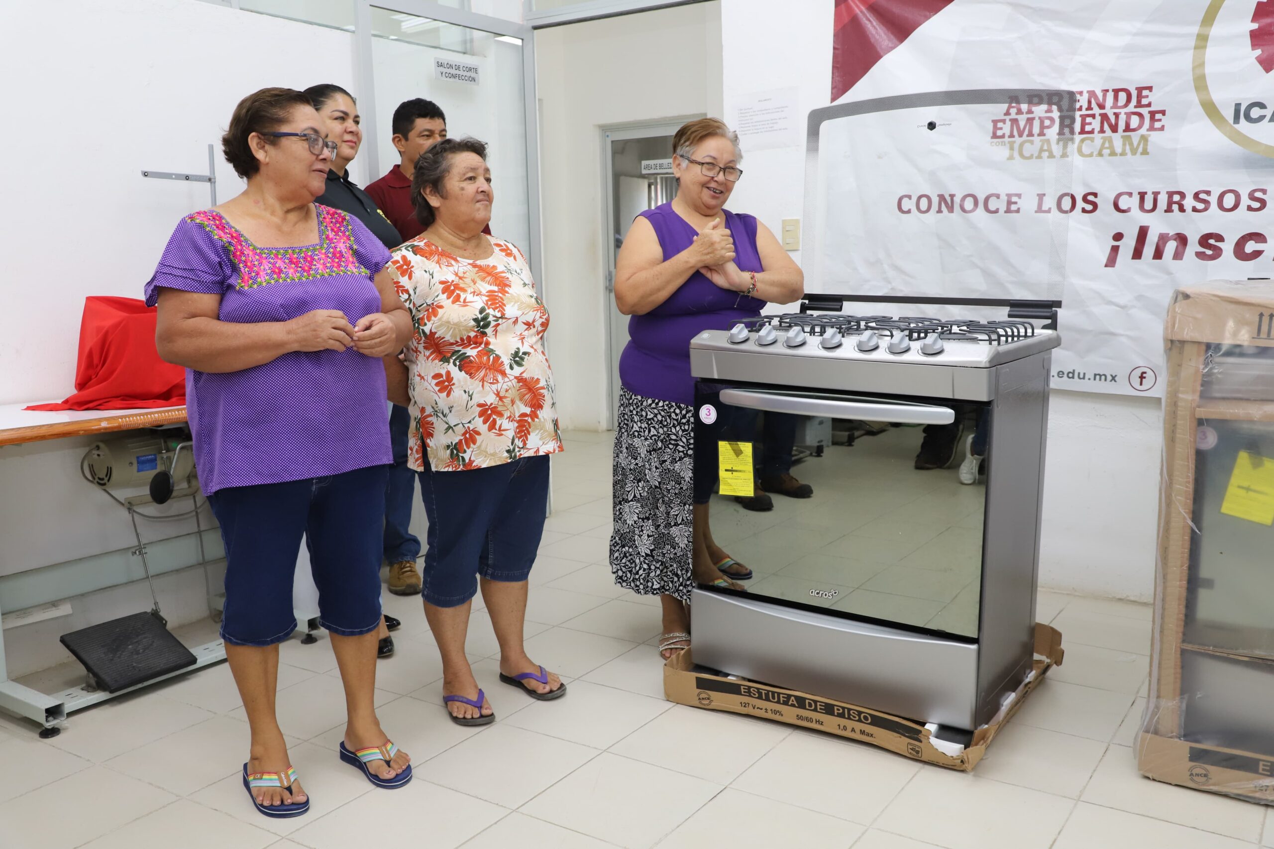 SE REALIZA LA ENTREGA DE MATERIAL PARA EL ICAT ACCIÓN MÓVIL SEYBAPLAYA