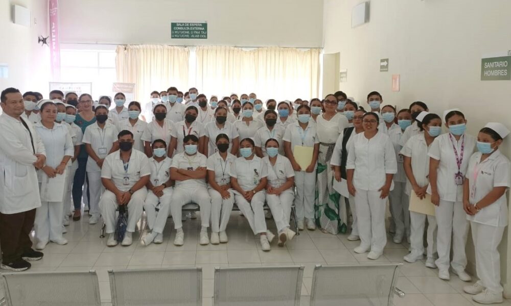 ALUMNOS DEL CECyTEC SE PROFESIONALIZAN EN ENFERMERIA