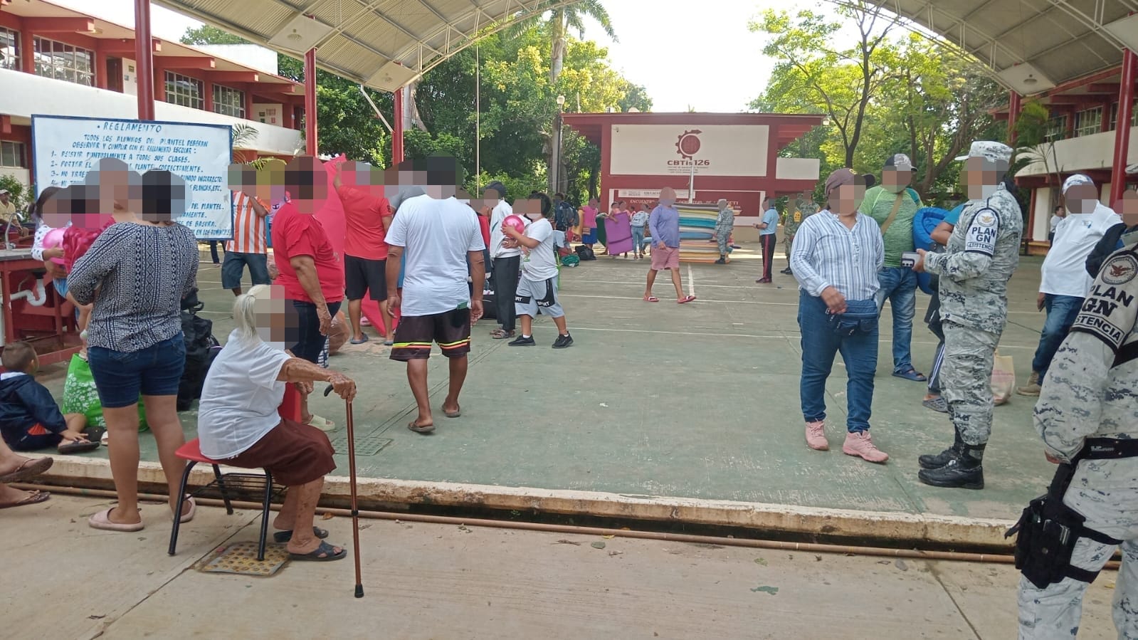 SPSC BRINDA APOYO DE TRASLADO A FAMILIAS DE ISLA ARENA TRAS EL PASO DEL HURACÁN “MILTON”