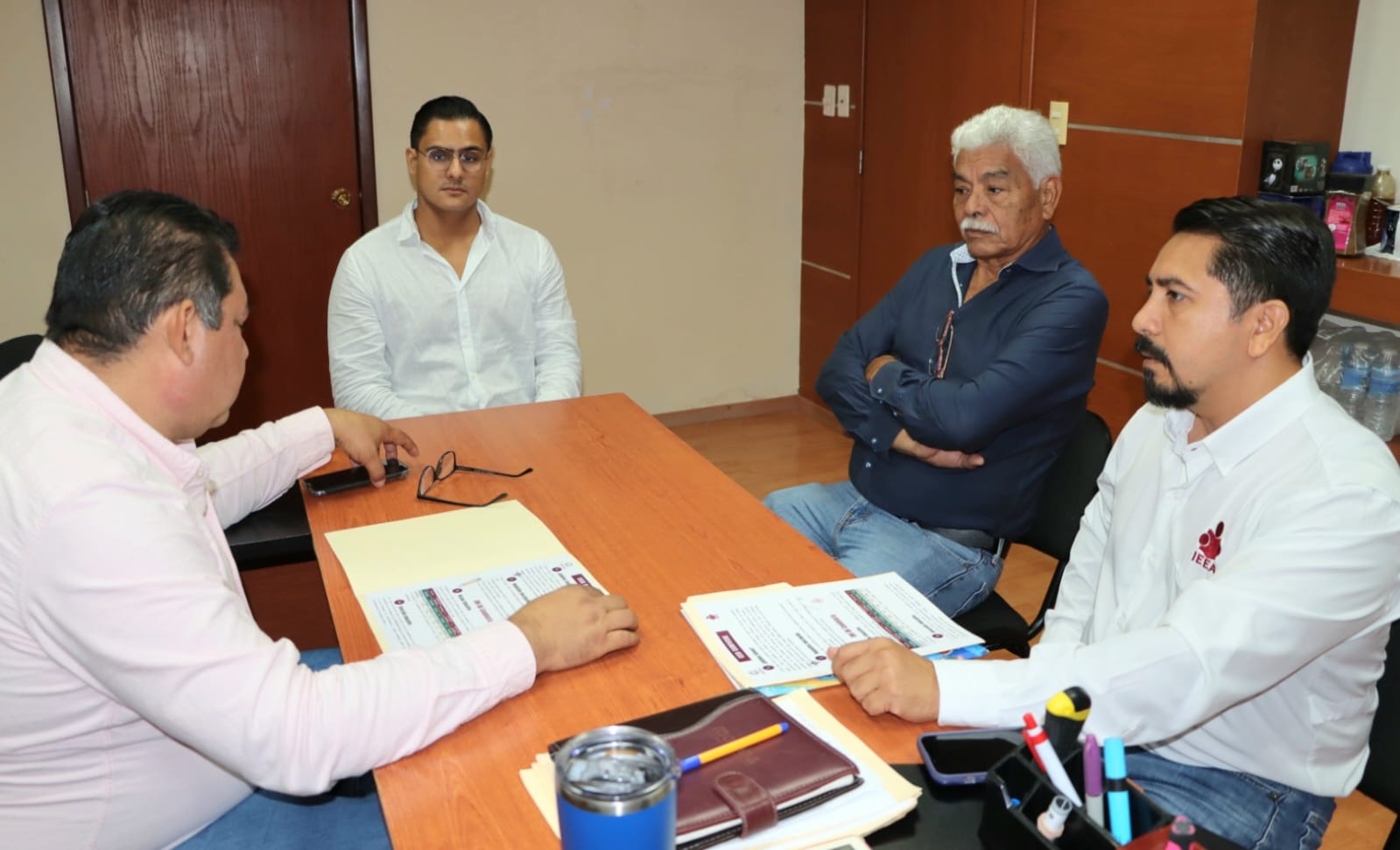 DIRECTOR GENERAL DEL IEEA PRESENTA PROGRAMAS EDUCATIVOS Y ACCIONES A REALIZAR EN CANDELARIA A NUEVO ALCALDE