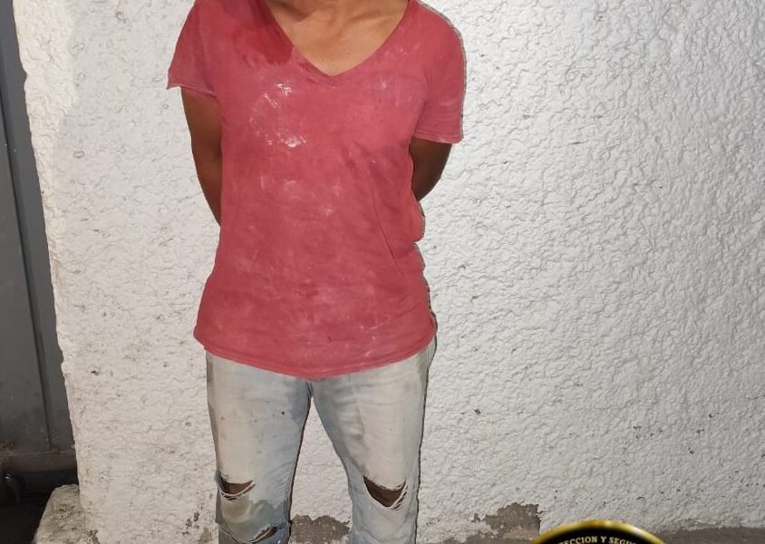 SPSC ASEGURA A SUJETO EN POSESIÓN DE PRESUNTA DROGA EN LA CAPITAL DEL ESTADO