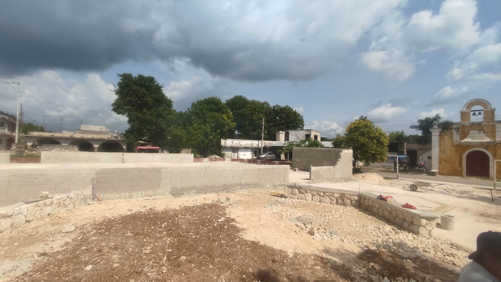 ¡ARRANCAMOS CON RECONSTRUCCIÓN DE PARQUE Y CAMPO DE FUTBOL 5 EN SAN ROQUE, DZITBALCHÉ!