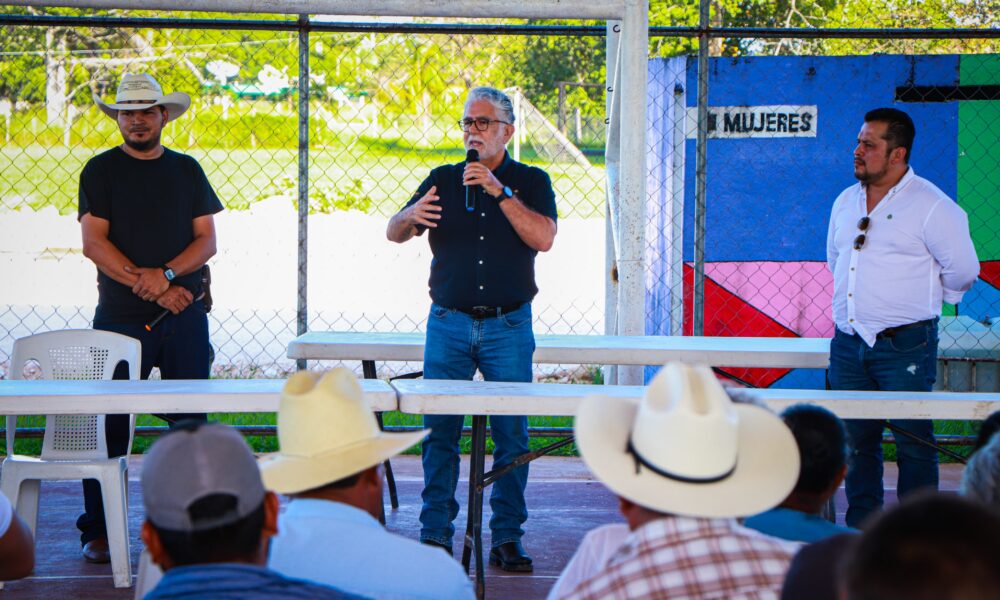 ENTREGA DE PAQUETES AGROPECUARIOS A BAJO COSTO EN AGUACATAL