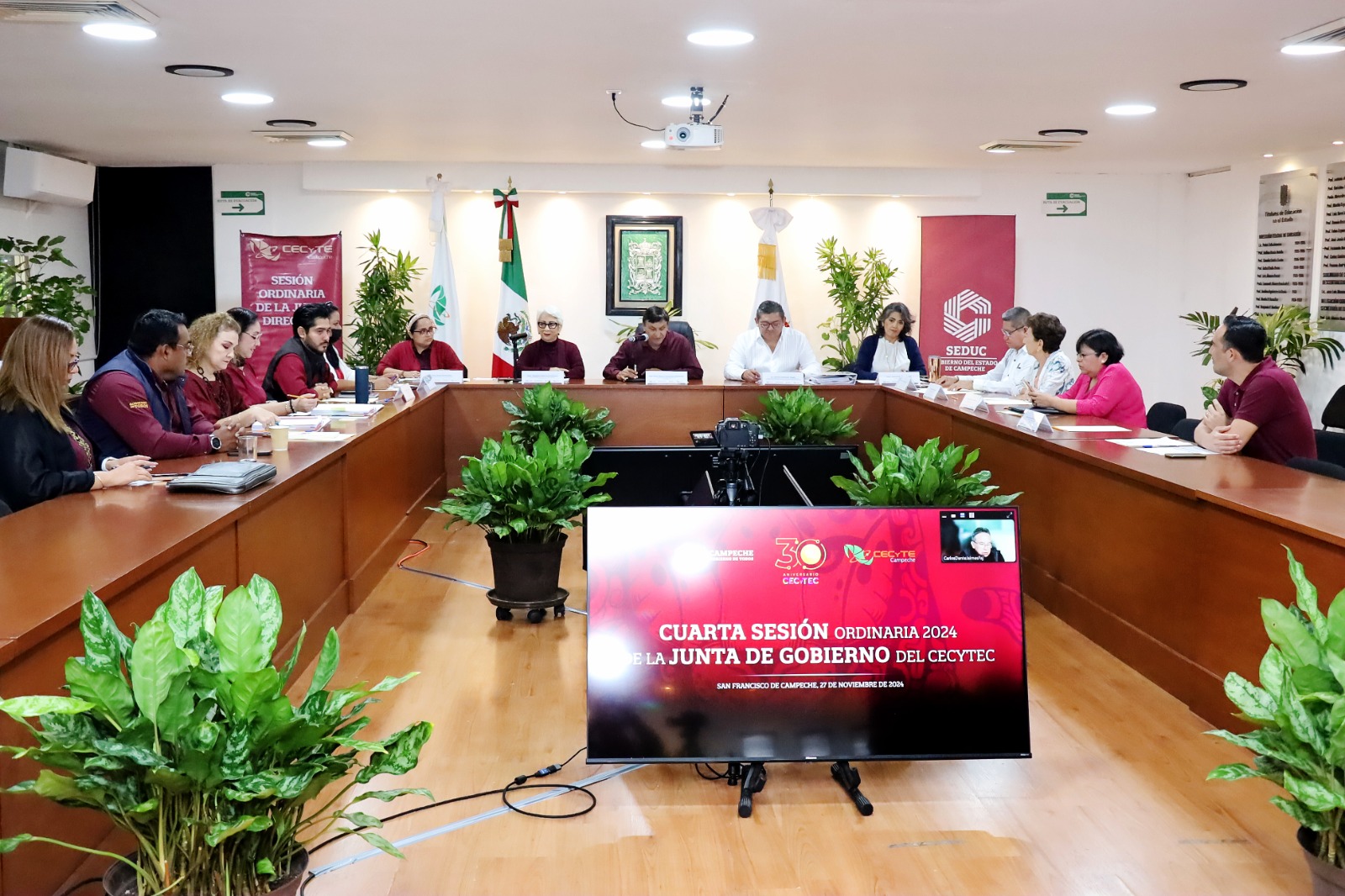 RINDE CUENTAS CECyTEC ANTE LA JUNTA DE GOBIERNO