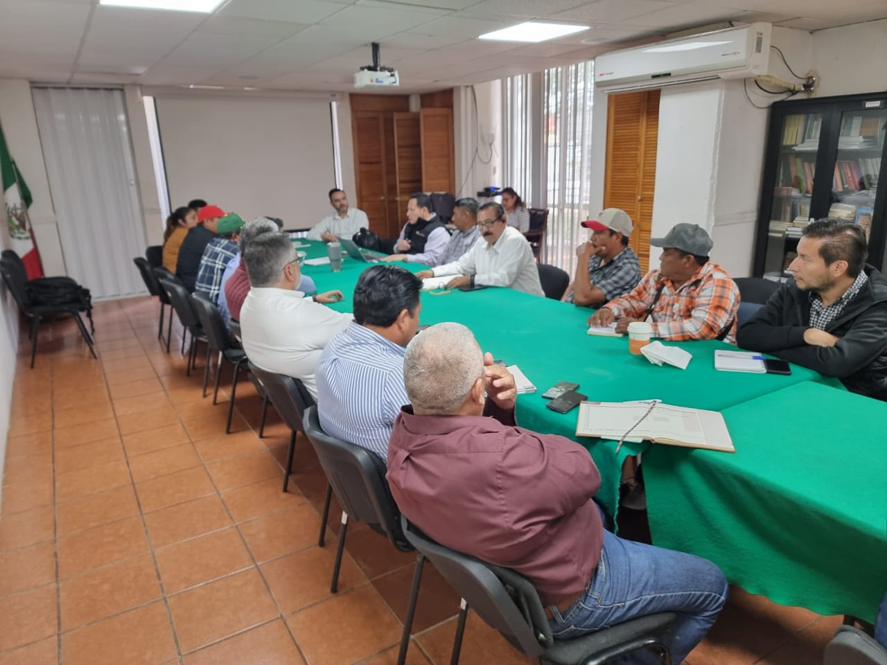REUNIÓN CON PRODUCTORES MAICEROS DE CAMPECHE PARA MEJORAR LAS CONDICIONES DEL MERCADO