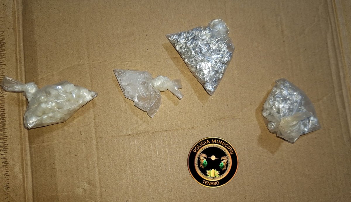 POLICÍA MUNICIPAL DE TENABO ASEGURA A CUATRO SUJETOS EN POSESIÓN DE PRESUNTA DROGA