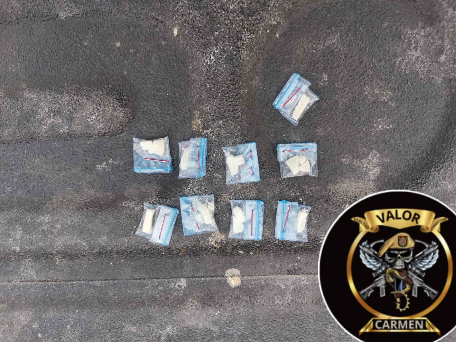 SPSC ASEGURA A DOS PERSONAS EN POSESIÓN DE PRESUNTA DROGA EN CARMEN