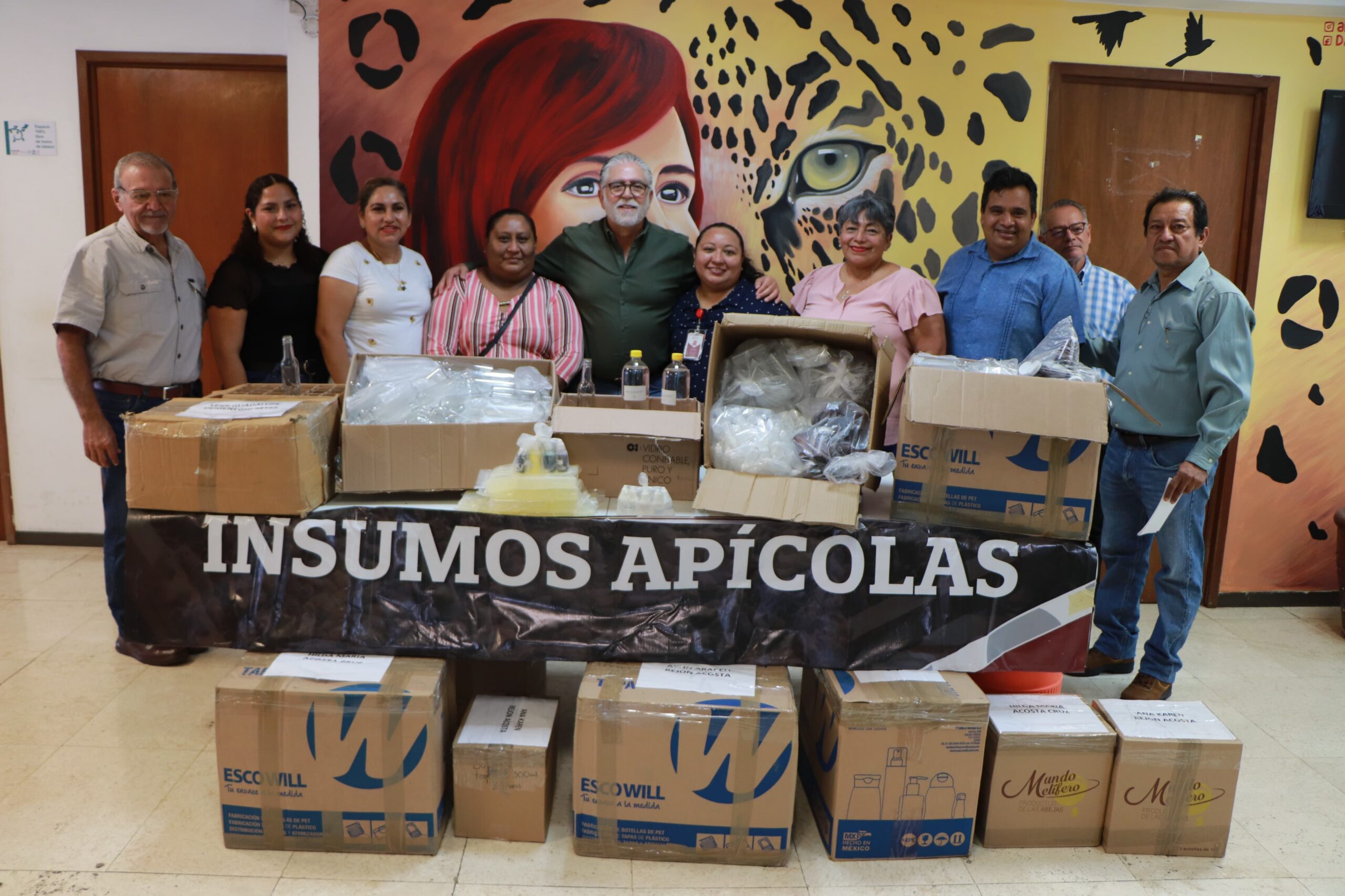 ENTREGA DE INSUMOS APÍCOLAS DEL PROGRAMA IMPULSO AL VALOR AGREGADO