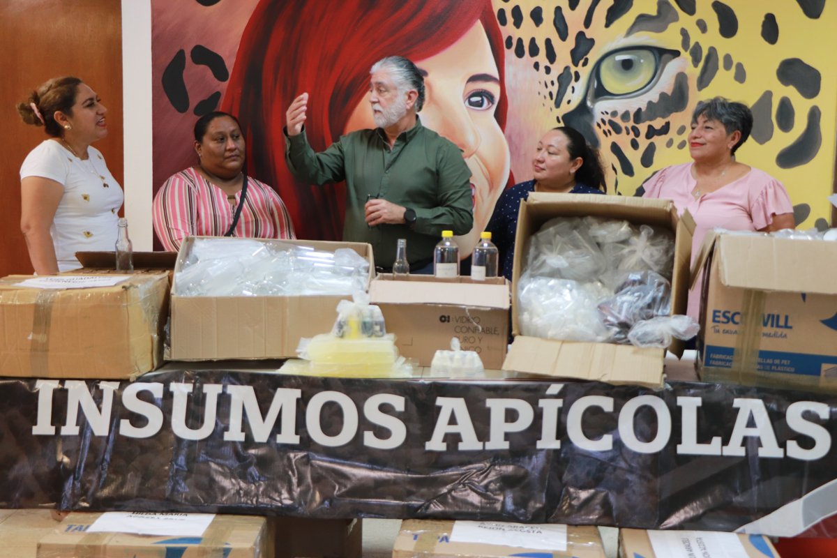 ENTREGA DE INSUMOS APÍCOLAS DEL PROGRAMA IMPULSO AL VALOR AGREGADO