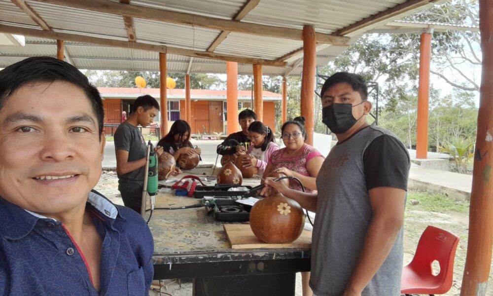 IMPARTICIÓN DEL CURSO DE PINTADO, TALLADO Y CALADO EN LEC POR PARTE DEL ICAT ACCIÓN MÓVIL DZIBALCHÉN