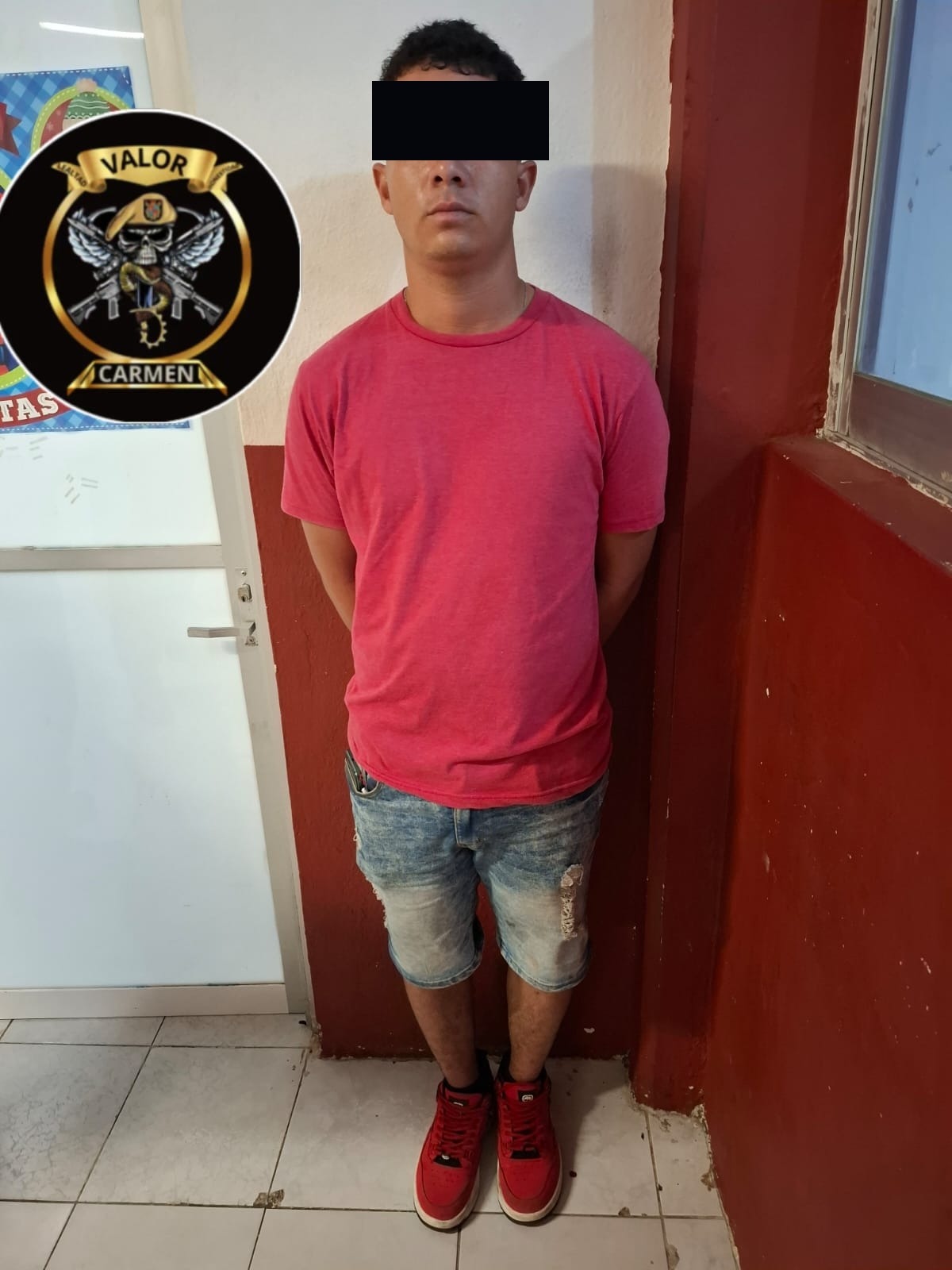 SPSC ASEGURA A SUJETO EN POSESIÓN DE PRESUNTA DROGA EN CARMEN