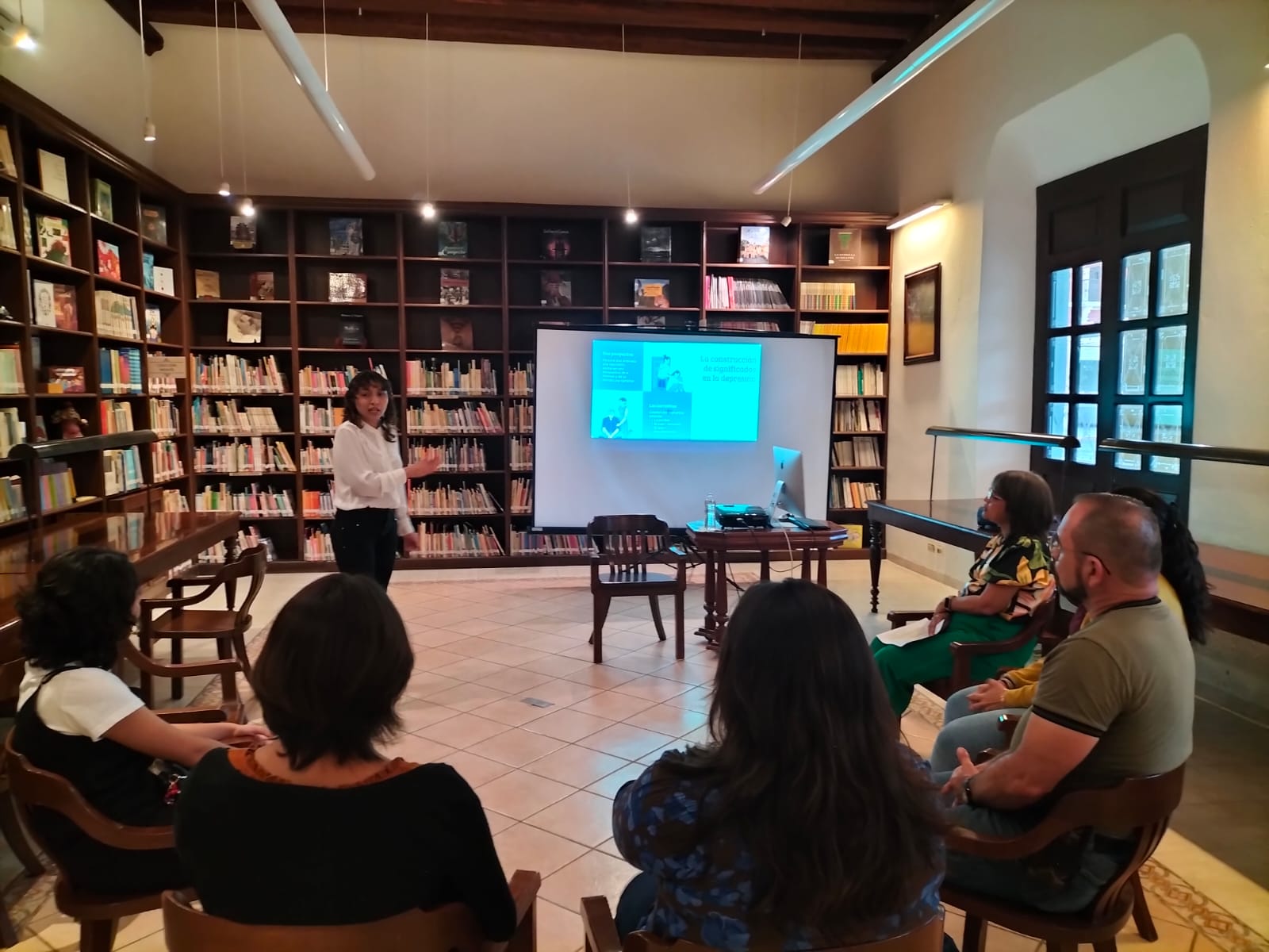 SIPINNA PARTICIPA EN CHARLA SOBRE DEPRESIÓN EN LA BIBLIOTECA DE CAMPECHE