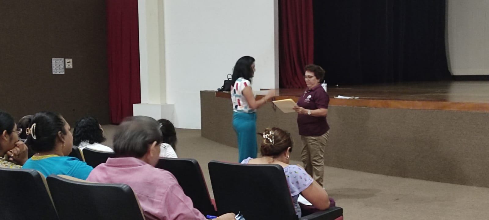 “EL ICAT ACCIÓN MÓVIL HECELCHAKÁN, ASISTE AL CURSO “APRENDER PARA EMPRENDER”