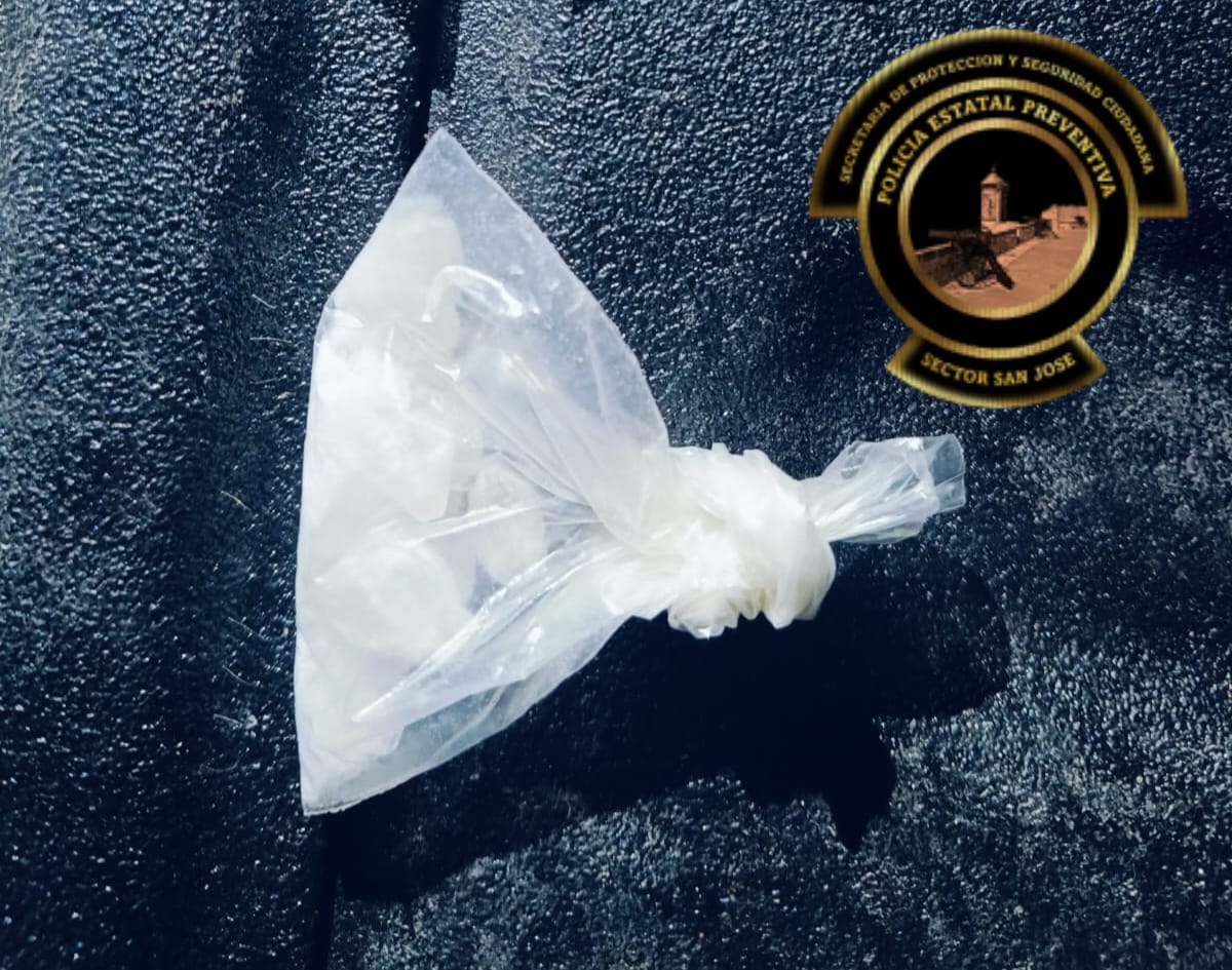 SPSC ASEGURA A SUJETO EN POSESIÓN DE PRESUNTA DROGA EN LA CAPITAL DEL ESTADO