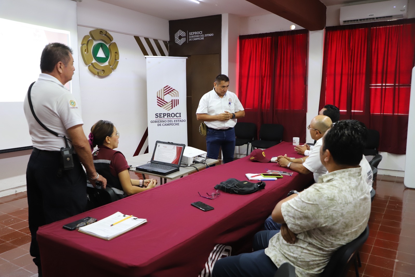 SE REALIZA MESA DE TRABAJO CON LA DIRECCIÓN DE PROTECCIÓN CIVIL DEL MUNICIPIO DE ESCÁRCEGA